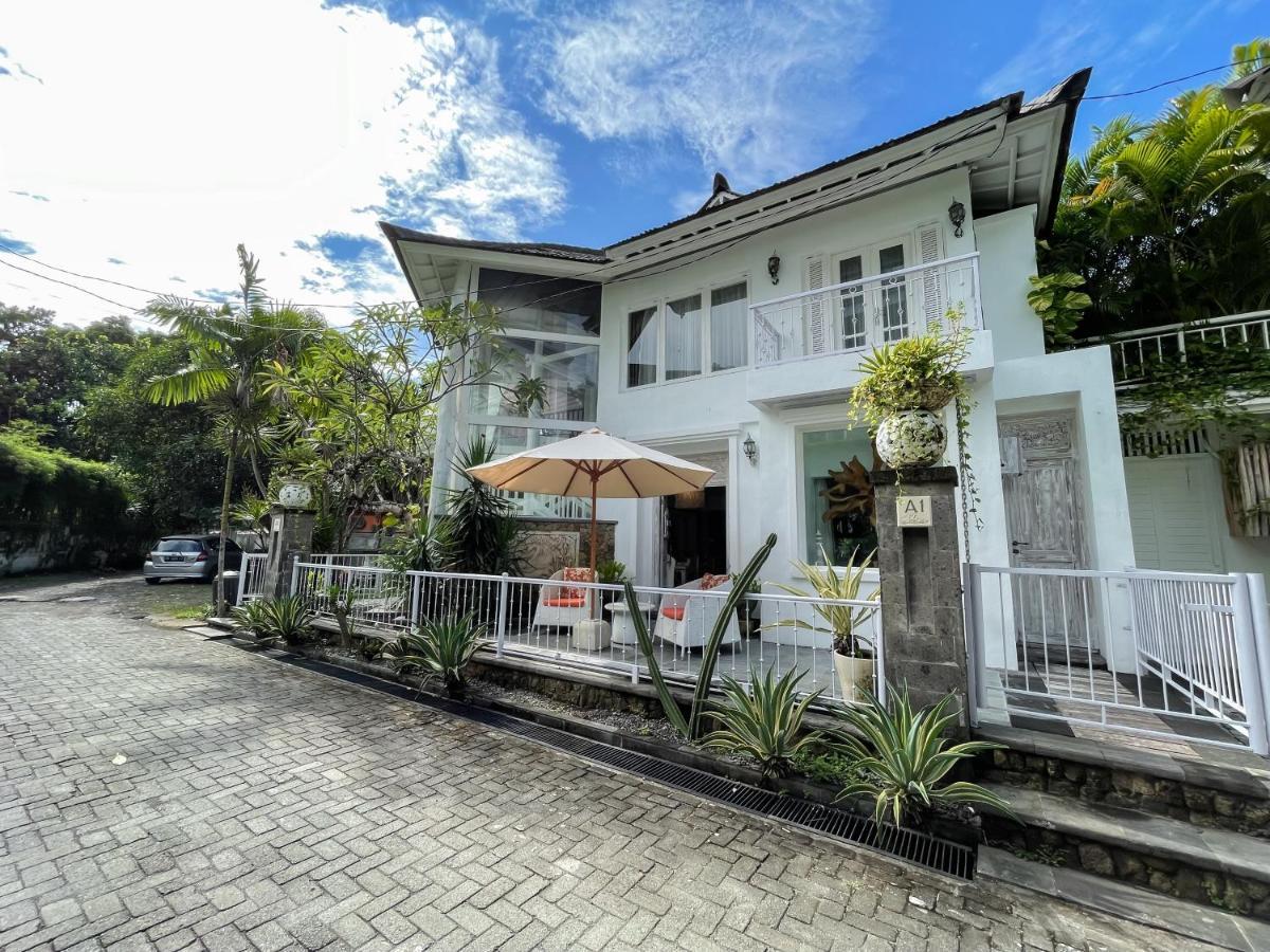 Beach House Canggu - 150M Berawa Beach 外观 照片