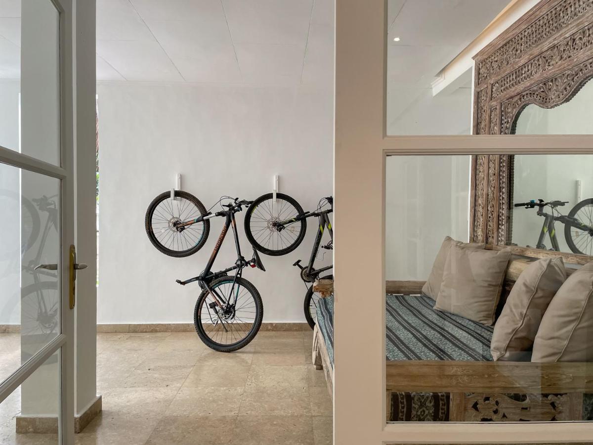 Beach House Canggu - 150M Berawa Beach 外观 照片