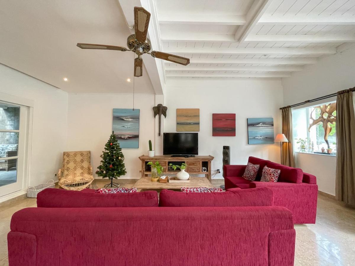 Beach House Canggu - 150M Berawa Beach 外观 照片